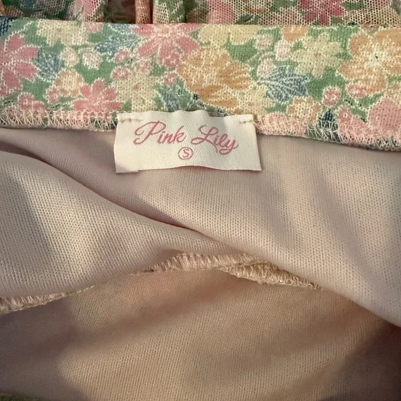 Pink Lily Sheet Tiered Floral Skort/Skirt - Picture 2 of 2